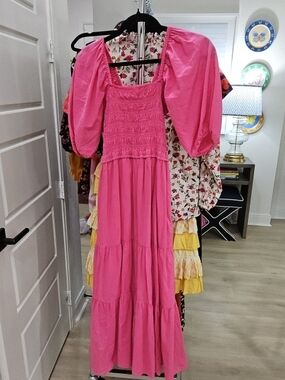 XiRENA Hot Pink Puff-Sleeve Tiered Maxi Dress